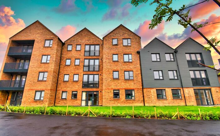 2 Bedroom Apartment To Rent In Nailsworth Crescent, Merstham, Redhill, RH1