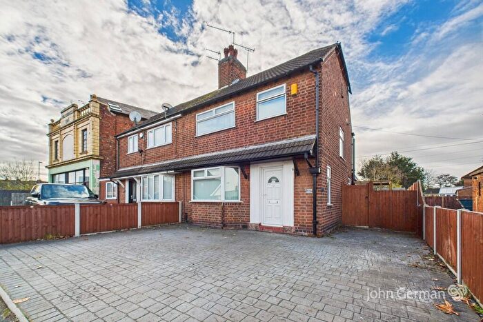 3 Bedroom Semi Detached House For Sale In Derby Road, Loughborough, LE11
