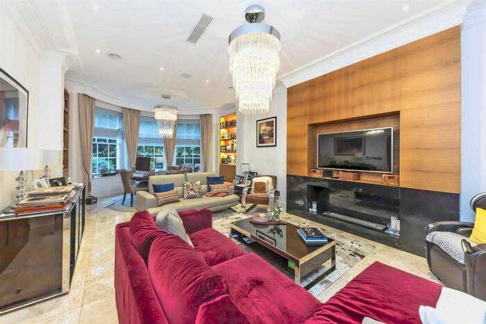 5 Bedroom Flat To Rent In York Terrace West, London, NW1