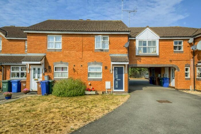 2 Bedroom Property To Rent In Waterloo Drive, Banbury, OX16