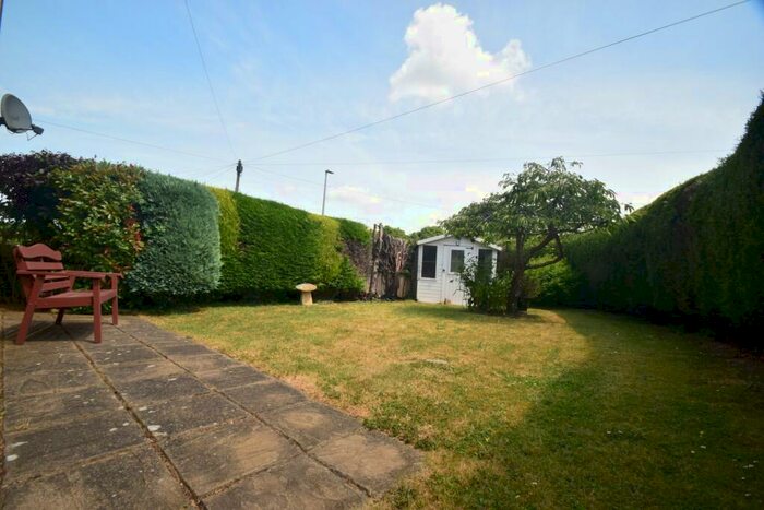 3 Bedroom Chalet For Sale In Norman Close, Wigmore, Gillingham, ME8