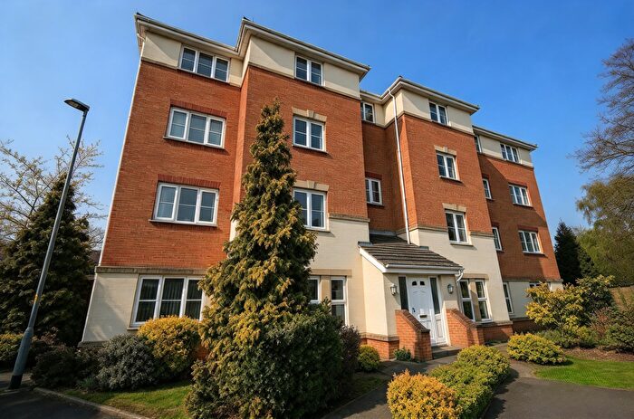 2 Bedroom Flat For Sale In Thornway Drive, Ashton-Under-Lyne, OL7