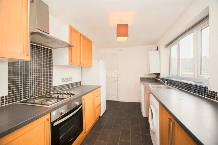3 Bedroom Flat To Rent In Warwick Street, Heaton, Newcastle Upon Tyne, NE6