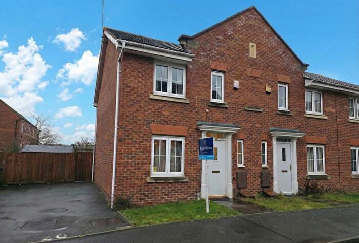 3 Bedroom End Of Terrace House For Sale In Brick Kiln Way, Bedworth, Warwickshire, CV12