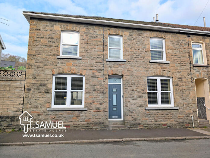 3 Bedroom End Of Terrace House For Sale In Greenfield Terrace, Abercynon, CF45