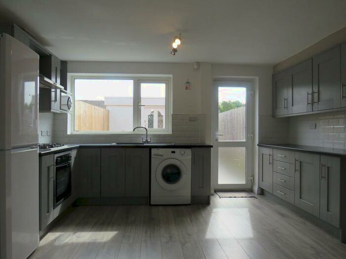 2 Bedroom Terraced House To Rent In Lynton Close, Warwick, CV34