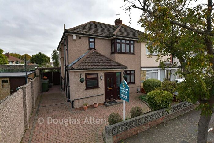 3 Bedroom Semi-Detached House For Sale In Lancaster Drive, Hornchurch, Essex, RM12