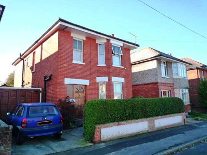 5 Bedroom Detached House To Rent In Cherford Road, Bournemouth, BH11