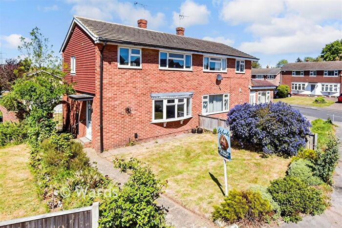 3 Bedroom Semi-Detached House For Sale In Swallow Road, Birds Estate, Larkfield, Kent, ME20