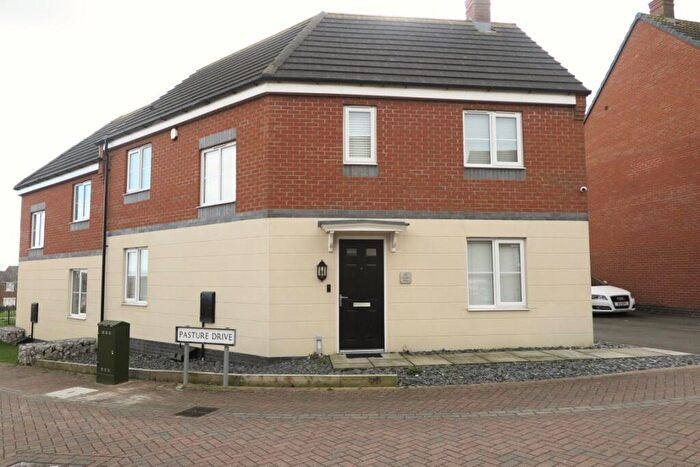 3 Bedroom Semi Detached House To Rent In Hallam Fields, Leicester, LE4