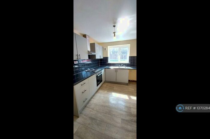 2 Bedroom Flat To Rent In Alderwood Avenue, Liverpool, L24