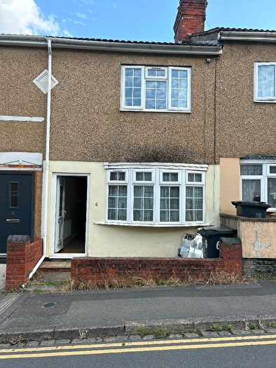 2 Bedroom House To Rent In Dowling Street, Swindon, Wiltshire, SN1