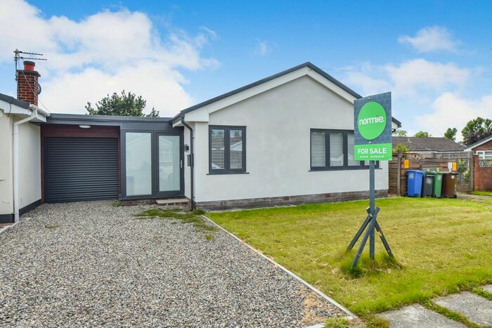 3 Bedroom Bungalow To Rent In Bloomfield Drive, Unsworth, Bury, BL9