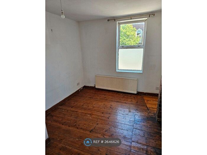 1 Bedroom Flat To Rent In Waverley St, Worcester, WR5