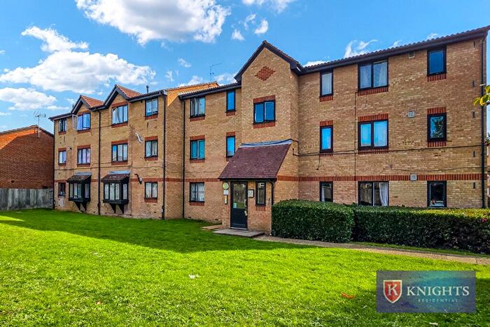 1 Bedroom Flat For Sale In Barbot Close, London, N9