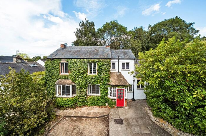 2 Bedroom Link Detached House For Sale In Gloucester Road, Stratton, Cirencester, Gloucestershire, GL7