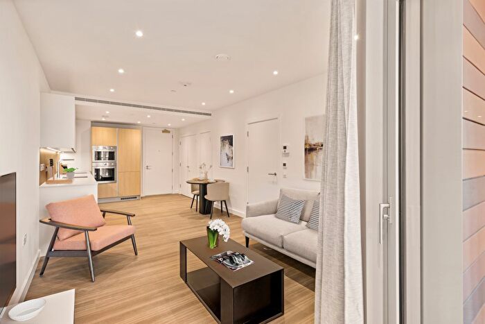 1 Bedroom Flat To Rent In Nine Elms Lane, London, SW11