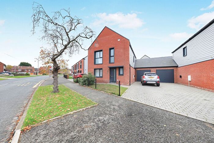 4 Bedroom Link Detached House For Sale In Northwood Park Road, Bushbury, Wolverhampton, WV10