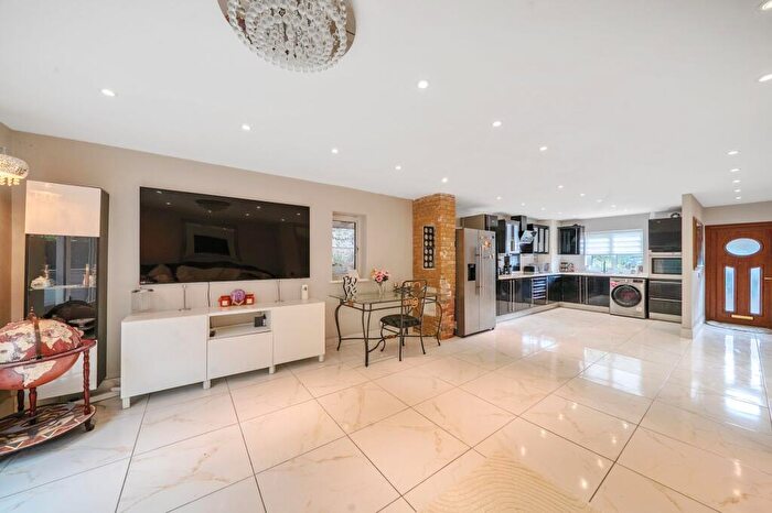 3 Bedroom End Of Terrace House For Sale In Tupman Close, Rochester, Kent., ME1