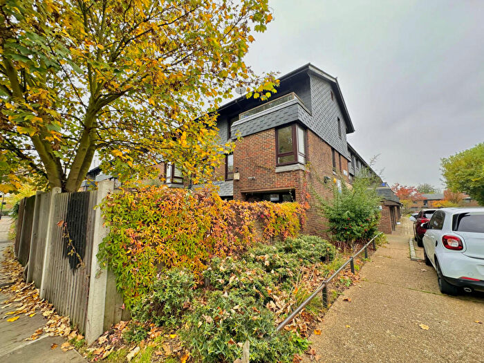 3 Bedroom Maisonette To Rent In Scylla Road, London, SE15