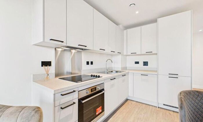 1 Bedroom Flat For Sale In Glasswater Locks, Birmingham, B4