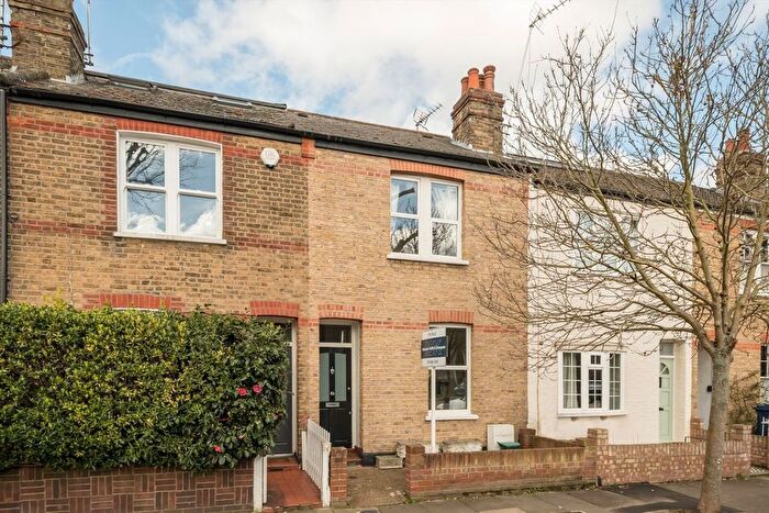 2 Bedroom Property For Sale In Cranmer Avenue, Northfields, W13