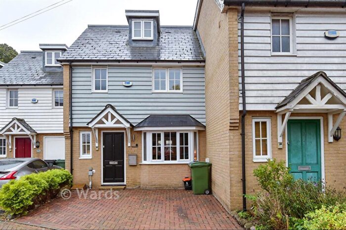 3 Bedroom Terraced House For Sale In Queens Road, Maidstone, Kent, ME16