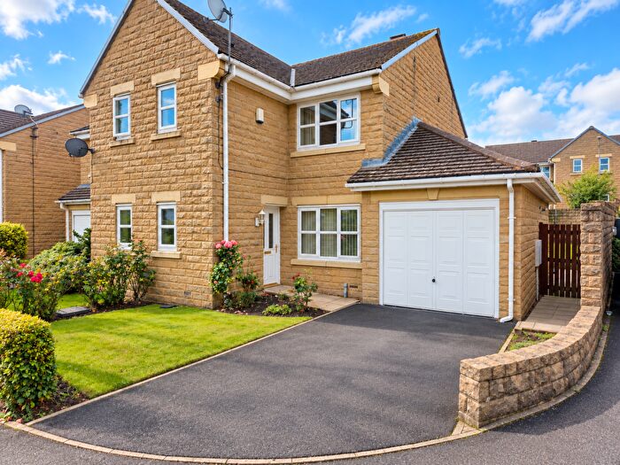 3 Bedroom Semi Detached House For Sale In Oakwood Gardens, Halifax, HX2