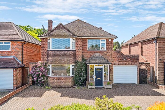 3 Bedroom Detached House For Sale In Pinewood Green, Iver Heath, SL0