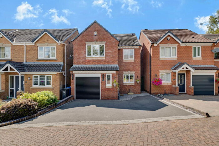 3 Bedroom Detached House For Sale In Richborough Drive, Dudley, DY1