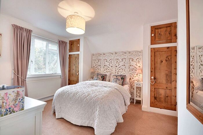 4 Bedroom Detached House For Sale In Canterbury Road, Kennington, TN25