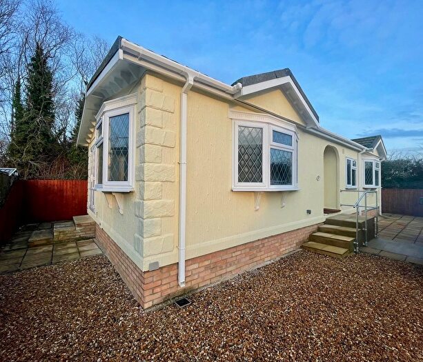 2 Bedroom Park Home For Sale In Lordsway Park Home, Alconbury, Huntingdon, PE28