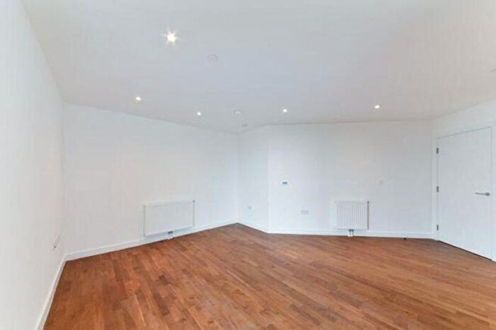 1 Bedroom Apartment For Sale In Discovery Tower, Terry Spinks Place, London, E16