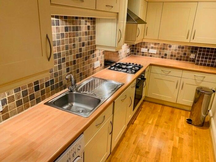 1 Bedroom Flat To Rent In Russell Hill Place, Purley, CR8