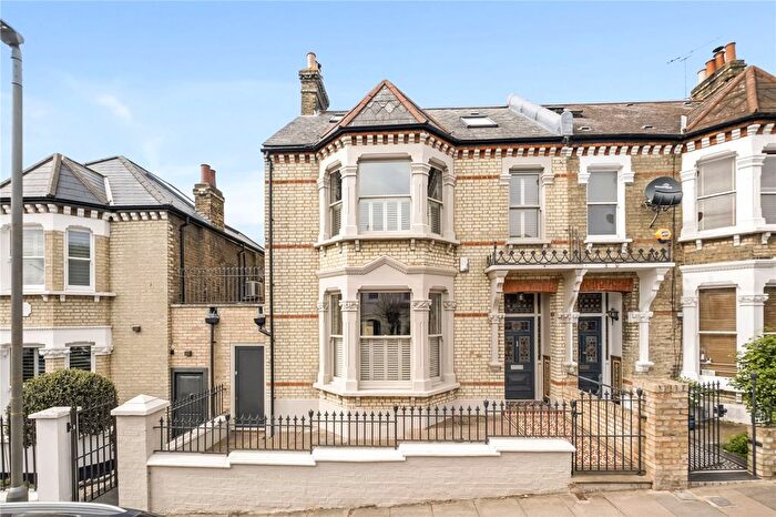 5 Bedroom Terraced House For Sale In Wakehurst Road, SW11