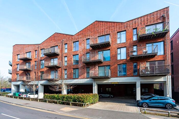 2 Bedroom Flat To Rent In Walnut Tree Close, Guildford, , Guildford, GU1