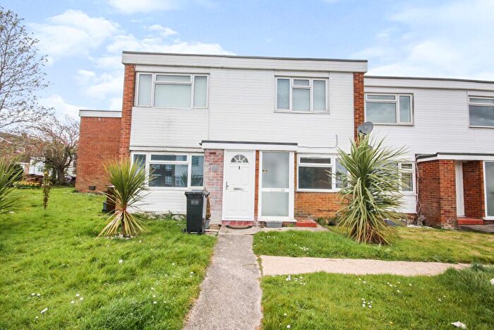 2 Bedroom Maisonette To Rent In Tamar Rise, Springfield, Chelmsford, CM1
