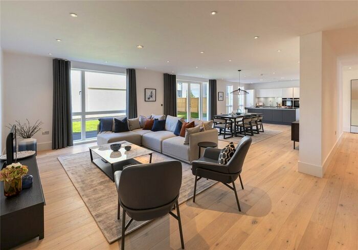 2 Bedroom Flat To Rent In Granville Court, Granville Road, Bath, Somerset, BA1