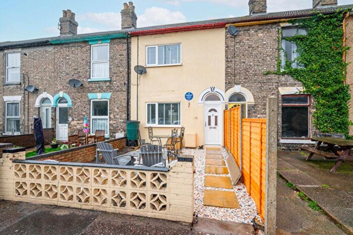 4 Bedroom Terraced House For Sale In Beaconsfield Road, Great Yarmouth, NR30