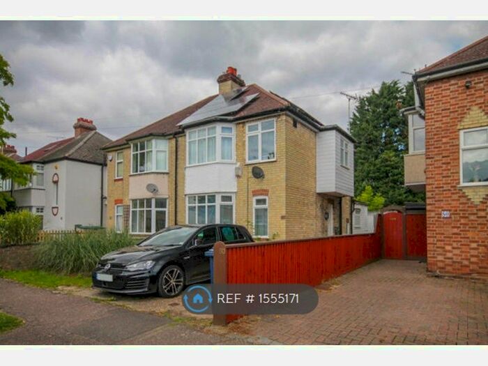 3 Bedroom Semi-Detached House To Rent In Lovell Road, Cambridge, CB4