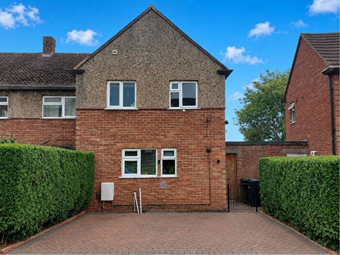 2 Bedroom End Of Terrace House For Sale In Grombold Avenue, Raunds, Wellingborough, NN9
