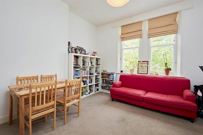 1 Bedroom Flat To Rent In Sinclair Road, Brook Green, London, W14