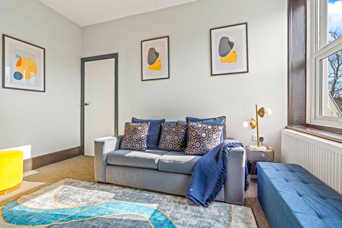 2 Bedroom Flat To Rent In Fulham Palace Road, London, SW6