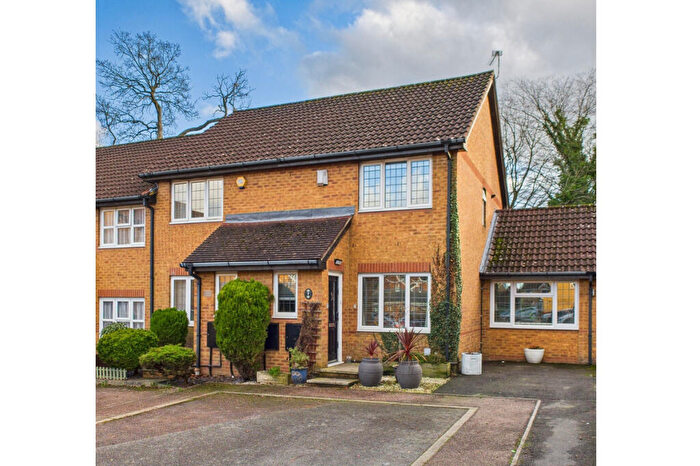 3 Bedroom End Of Terrace House For Sale In The Sonnets, Gadebridge, HP1