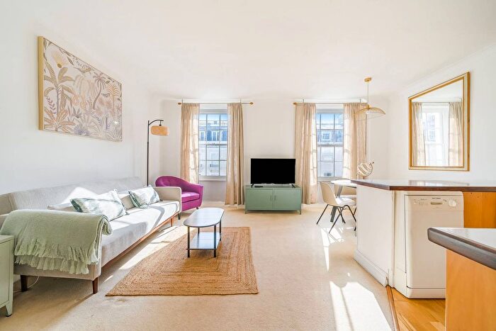 2 Bedroom Flat To Rent In Gloucester Street, Pimlico, London, SW1V