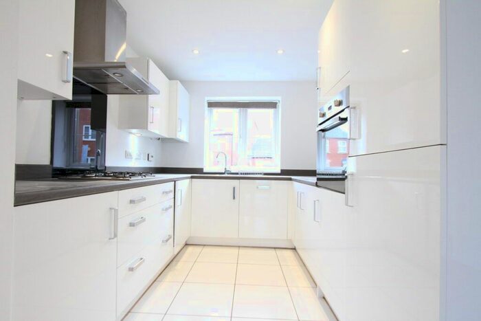 3 Bedroom End Of Terrace House To Rent In Songthrush Road, Bodicote, Oxon, OX15