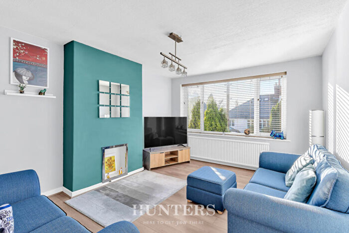 2 Bedroom Semi-Detached Bungalow For Sale In Sedgley Close, Middleton, Manchester, M24