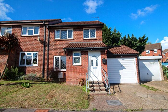 3 Bedroom End Of Terrace House For Sale In Quebec Gardens, Bursledon, Southampton, Hampshire, SO31