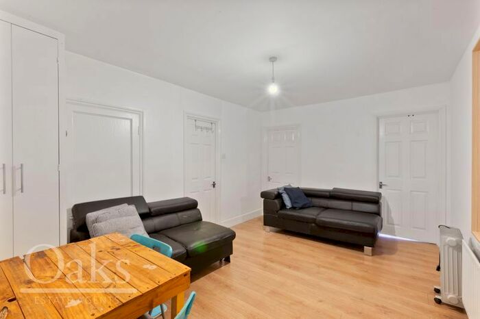 2 Bedroom Flat To Rent In Cherry Orchard Road, Croydon, CR0