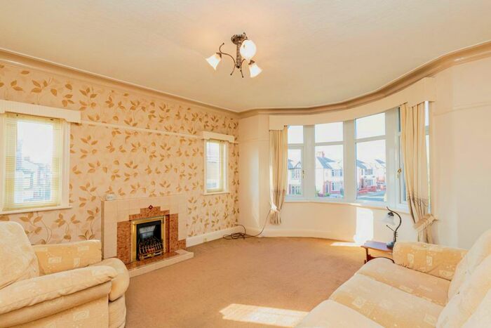 2 Bedroom Apartment To Rent In First Floor Flat Shaftesbury Avenue, Blackpool, FY2